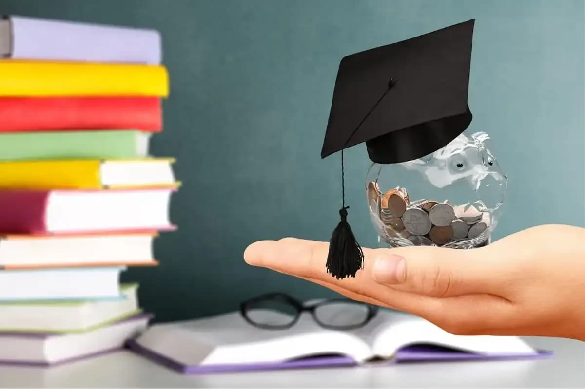 Best UK Scholarships for International Students in 2025