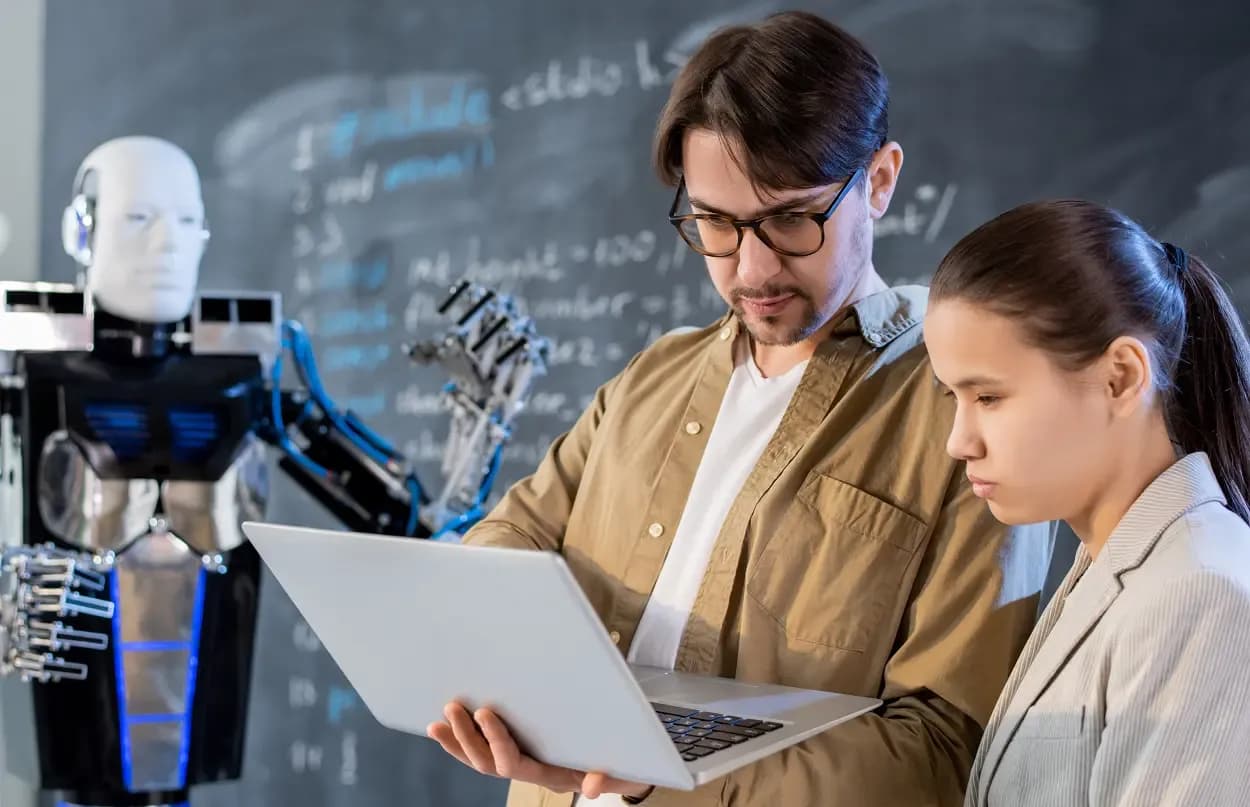 23 Scholarships for MSc Applied AI & Data Science at Solent University