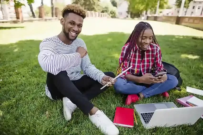 Top Money Saving Apps and Tools for Nigerian Students in the UK