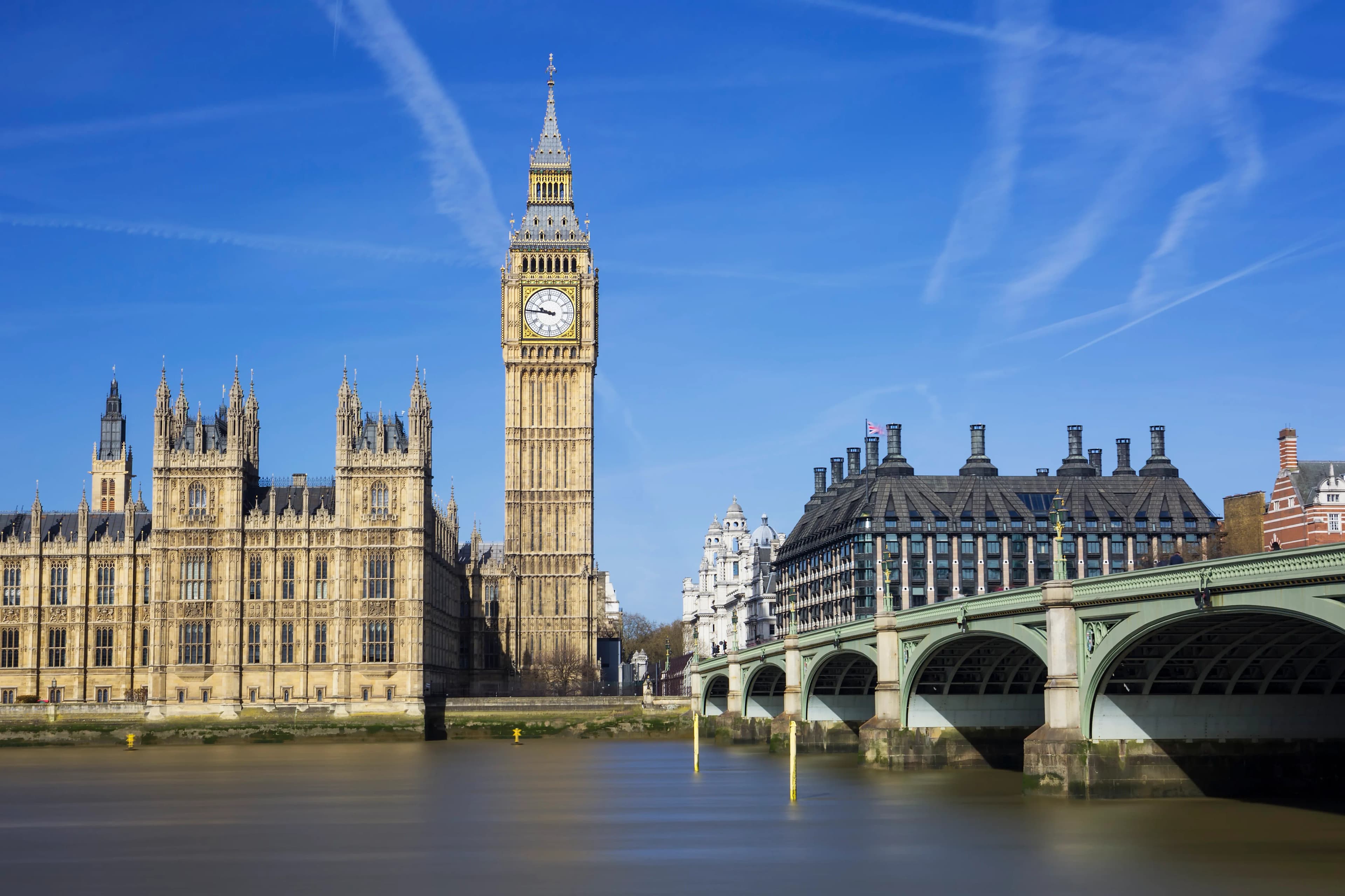 Study in the UK on a Budget for Pakistani Students