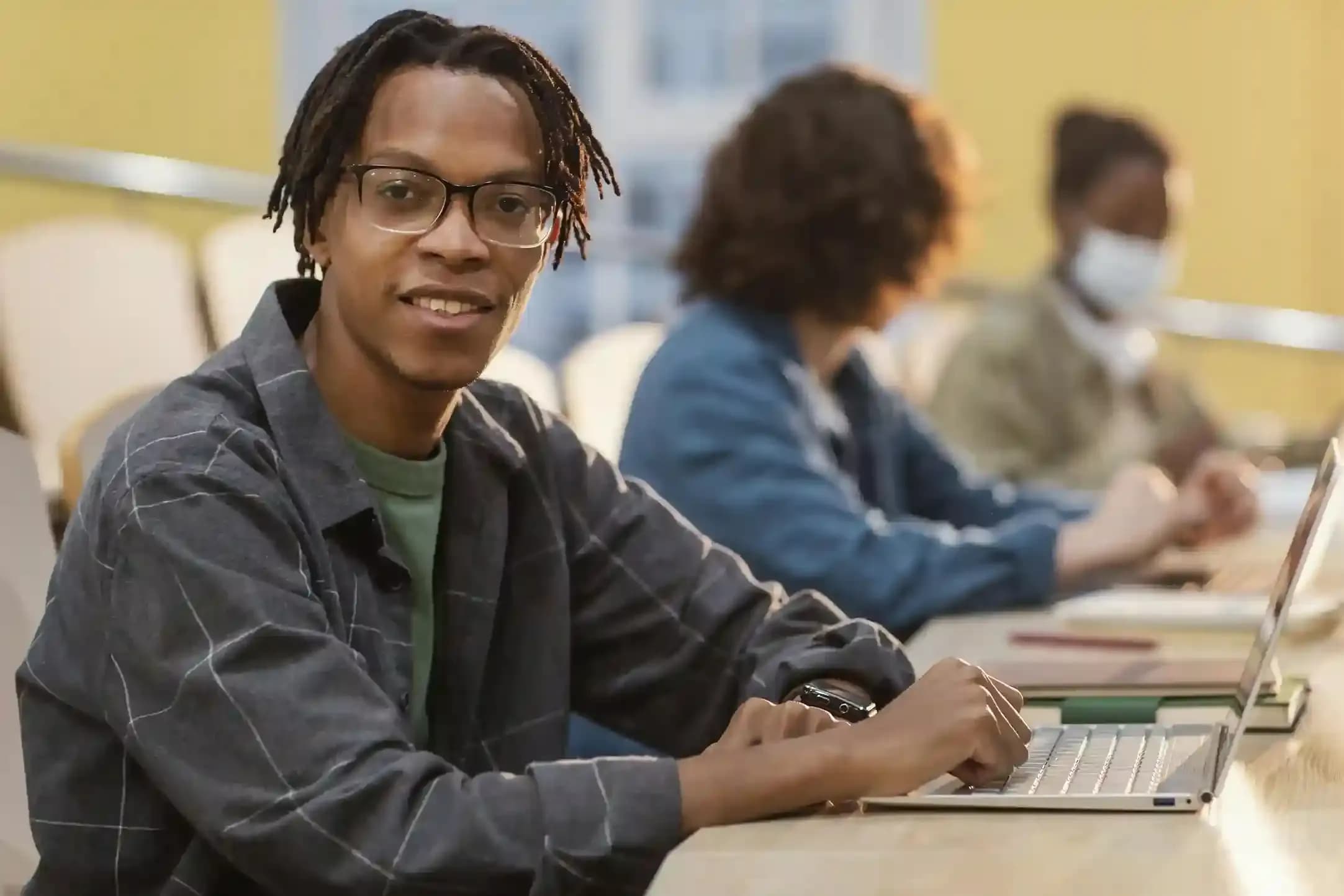 STEM or Business: Choosing the Right Course in the UK for Nigerian Students