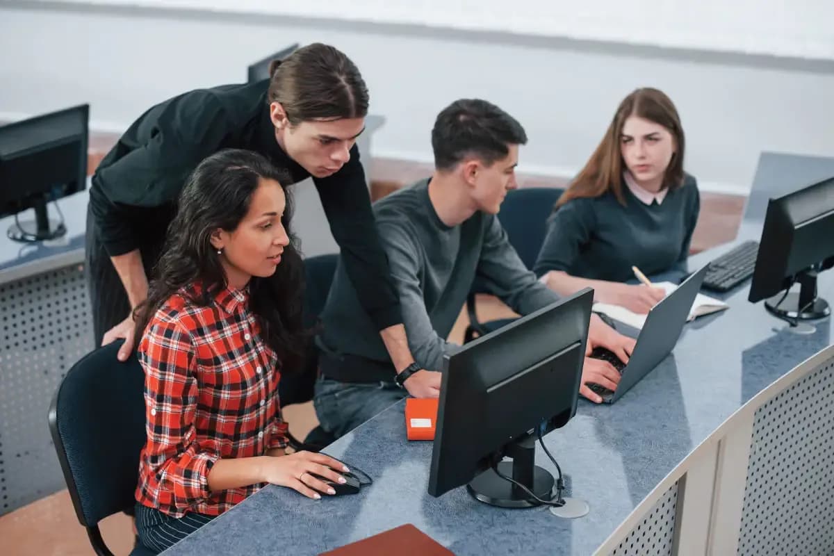 Job Opportunities After Computing Degree in the UK – A Guide for Indian Students