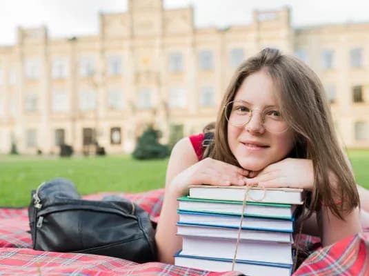Choosing the Right Law Degree in the UK for Pakistani Students