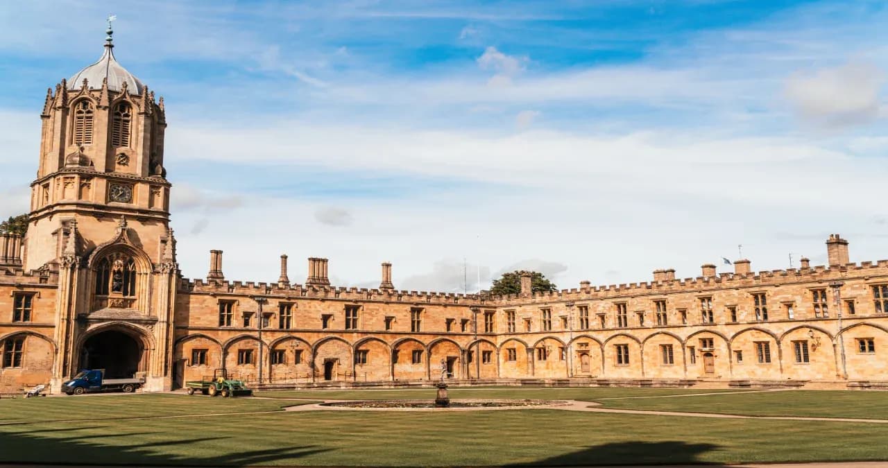 Top Courses for Bangladeshi Students to Study in the UK
